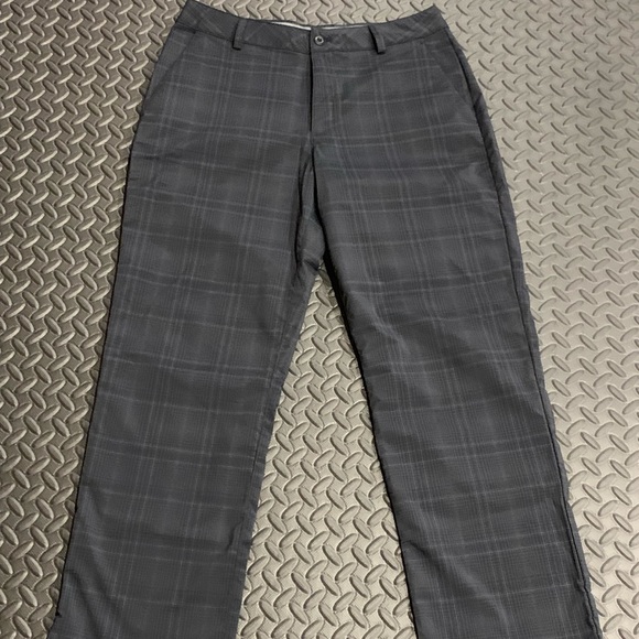 Men’s Under Armour Cool Tech Golf Pants! Size 32/32 Straight Leg. - Picture 1 of 5